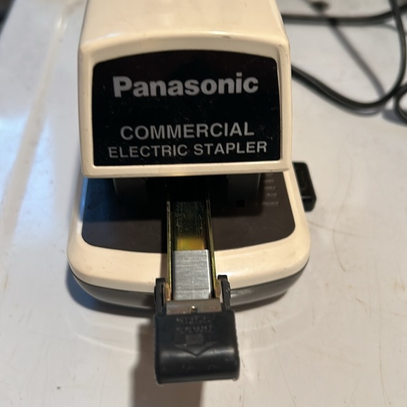 Panasonic Commercial Electric Stapler Model AS-300N - Picture 5 of 5